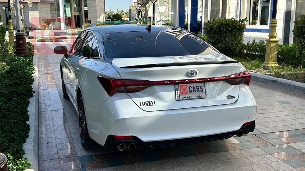 تويوتا أفالون